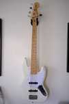 Squier Fender Jazz Bass 5 cordas
