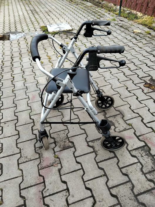 Chodzik, rolator, balkonik z oparciem, składany