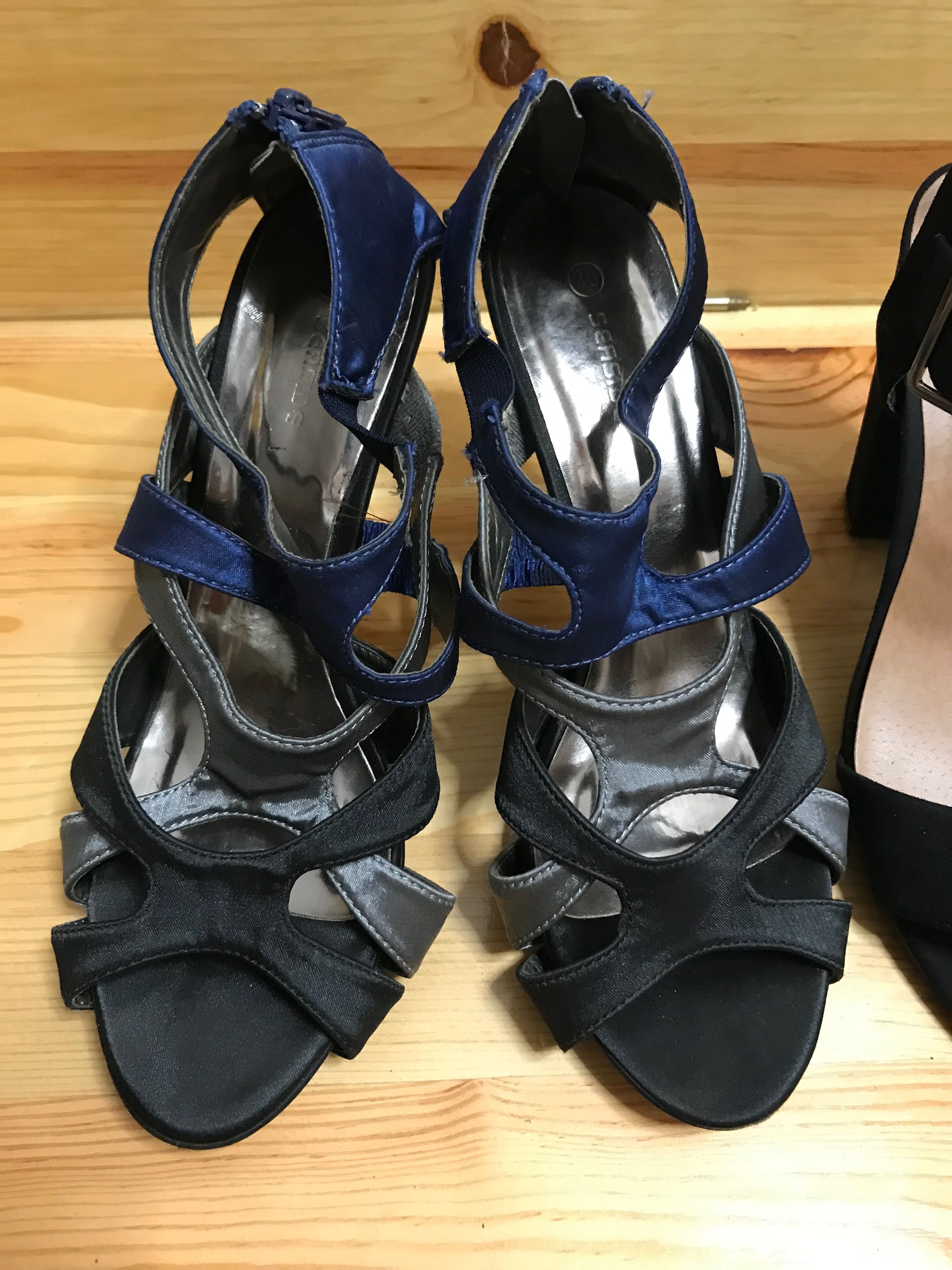 Sandálias/ sapatos/ botins