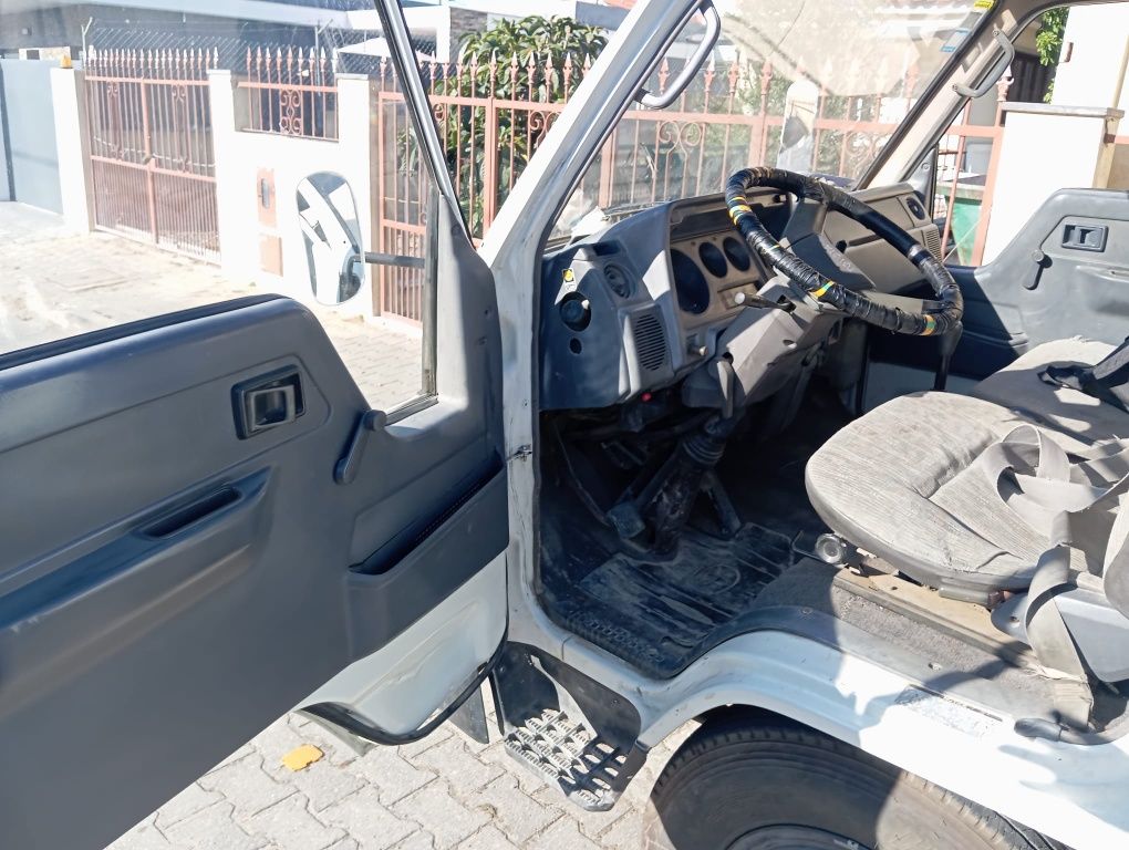 Carrinha Toyota cabine dupla 250