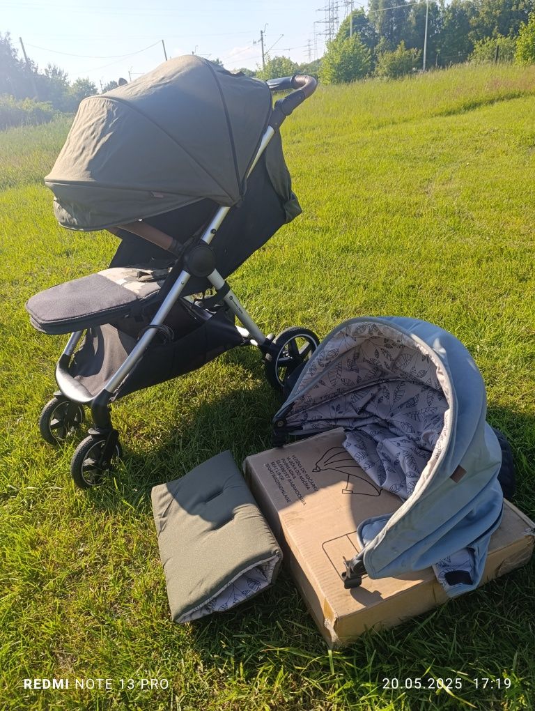 Wózek spacerowy petite&mars royal
