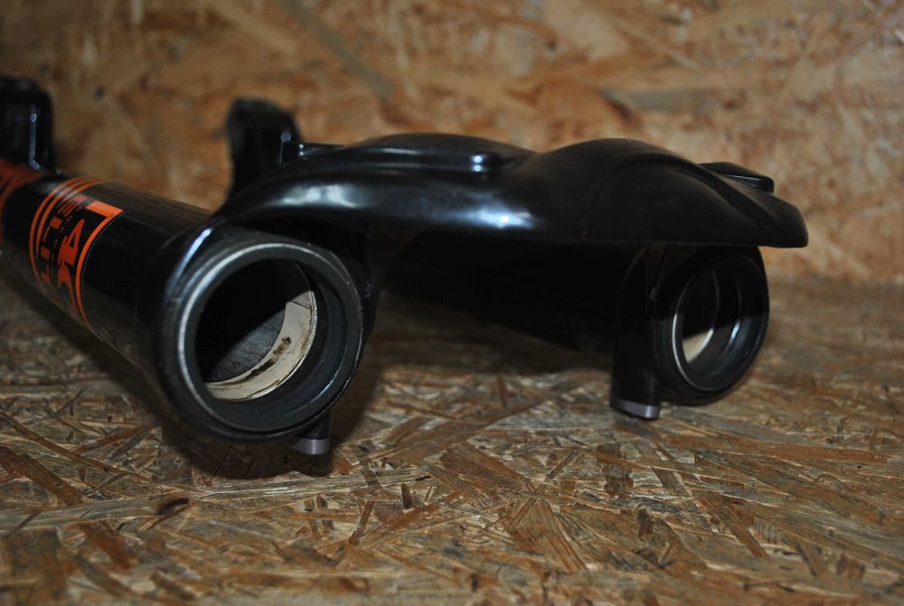 Lagi golenie dolne FOX 40 27,5 Performance Elite 2017