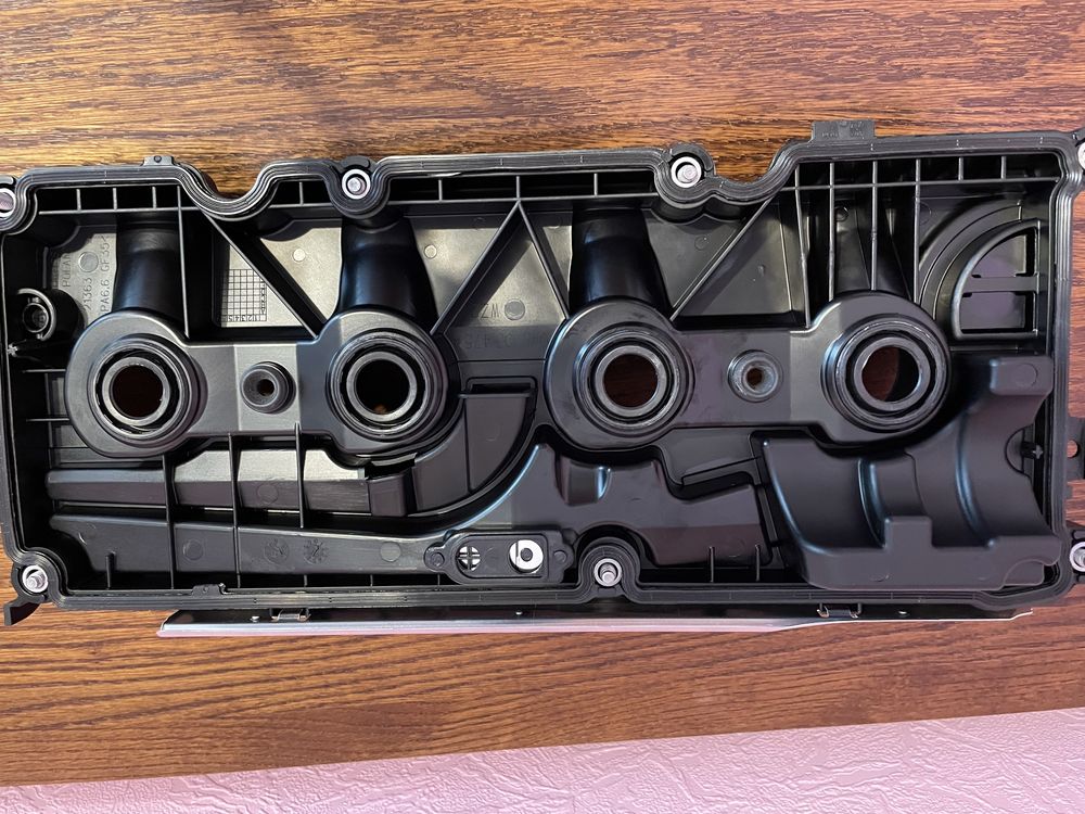 Клапанная крышка VAG оригинал 04L103469Q двигатель EA288 1,6/2,0 tdi