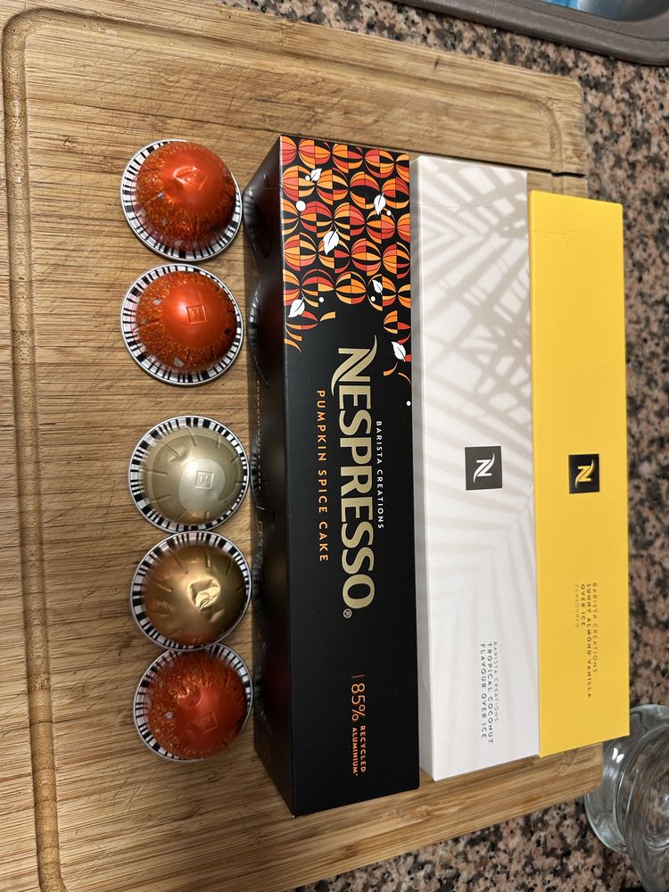 Maquina de cafe Nespresso Vertuo (oferta de capsulas)
