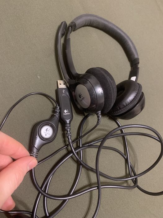 Навушники Logitech