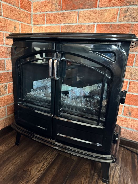 Elegancki czarny kominek elektryczny wolnostojący Dimplex Grand Rouge