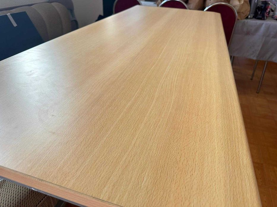 Mesa alta em ferro