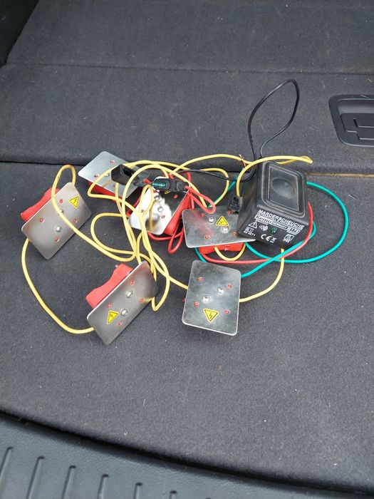 Продам автомобильный отпугиватель грызунов КЕМО М176