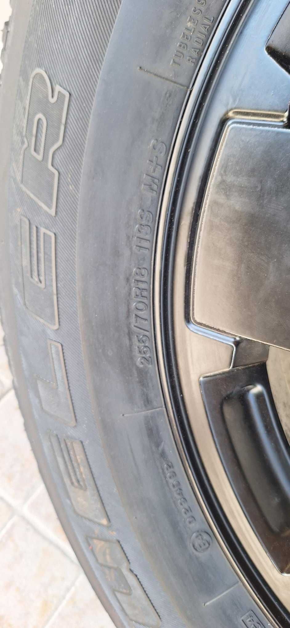 Jante c/ pneu 255/70R18 Jeep 5x127 18 (Wrangler JK, Grand Cherokee)