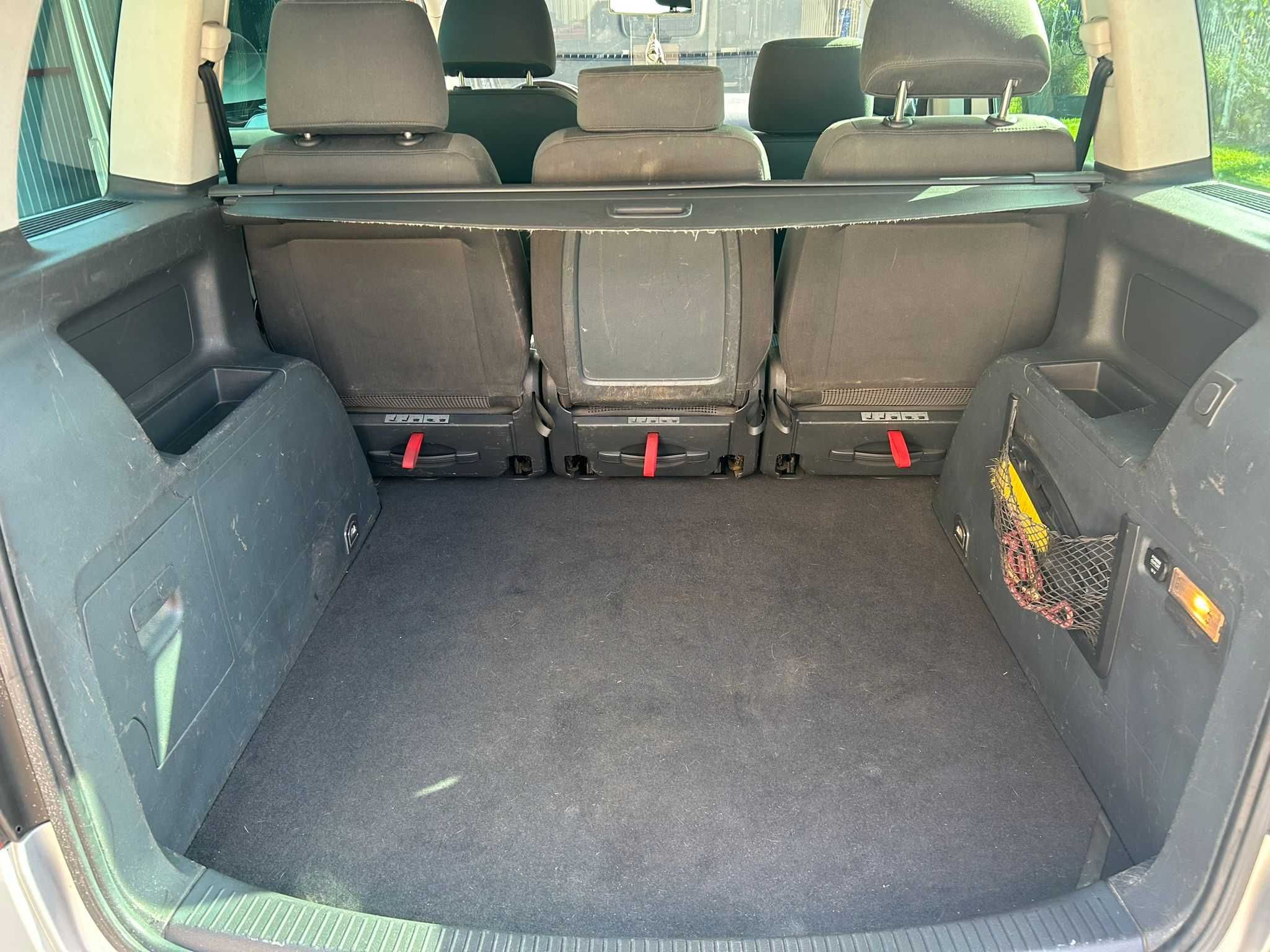 Volkswagen Touran 2.0 FSI | 2004 | 259 000 km | sprawny