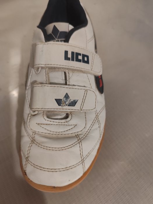 Кроссовки подростковые