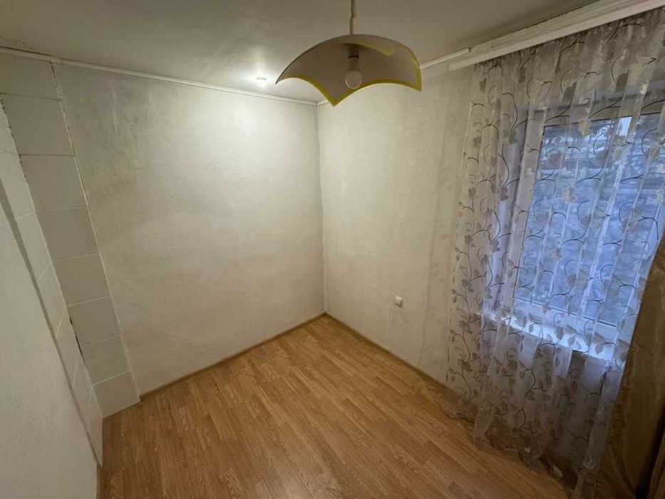 Продаж! Двокімнатна квартира! Центр! Гараж в подарунок!