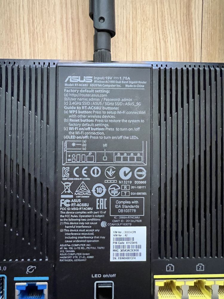 Router Asus AC68U