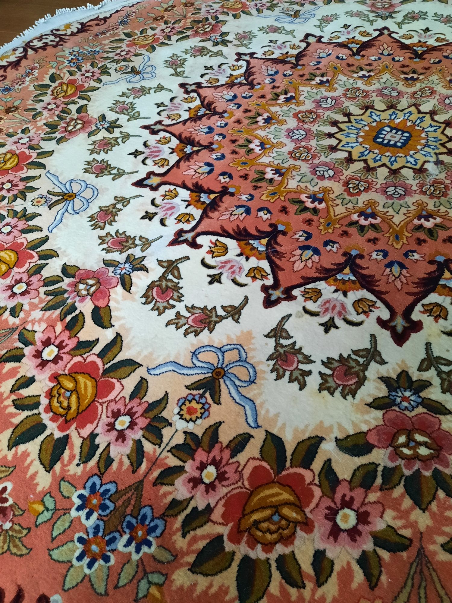 Okrągły dywan ręcznie tkany, welna, jedwab