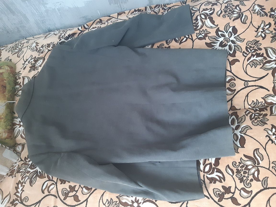 Продам чоловічий піджак.