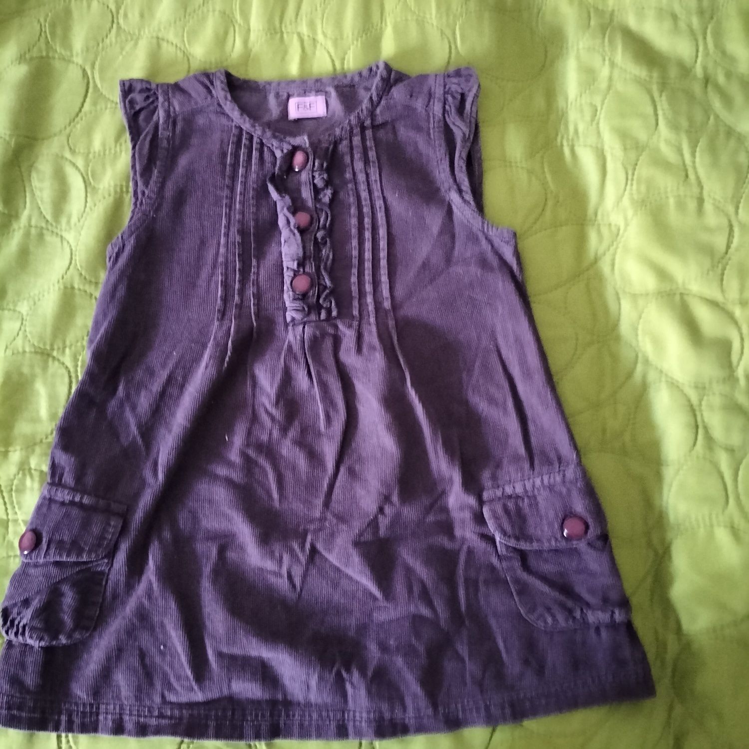 Dwanaście sukienek rozmiar 98