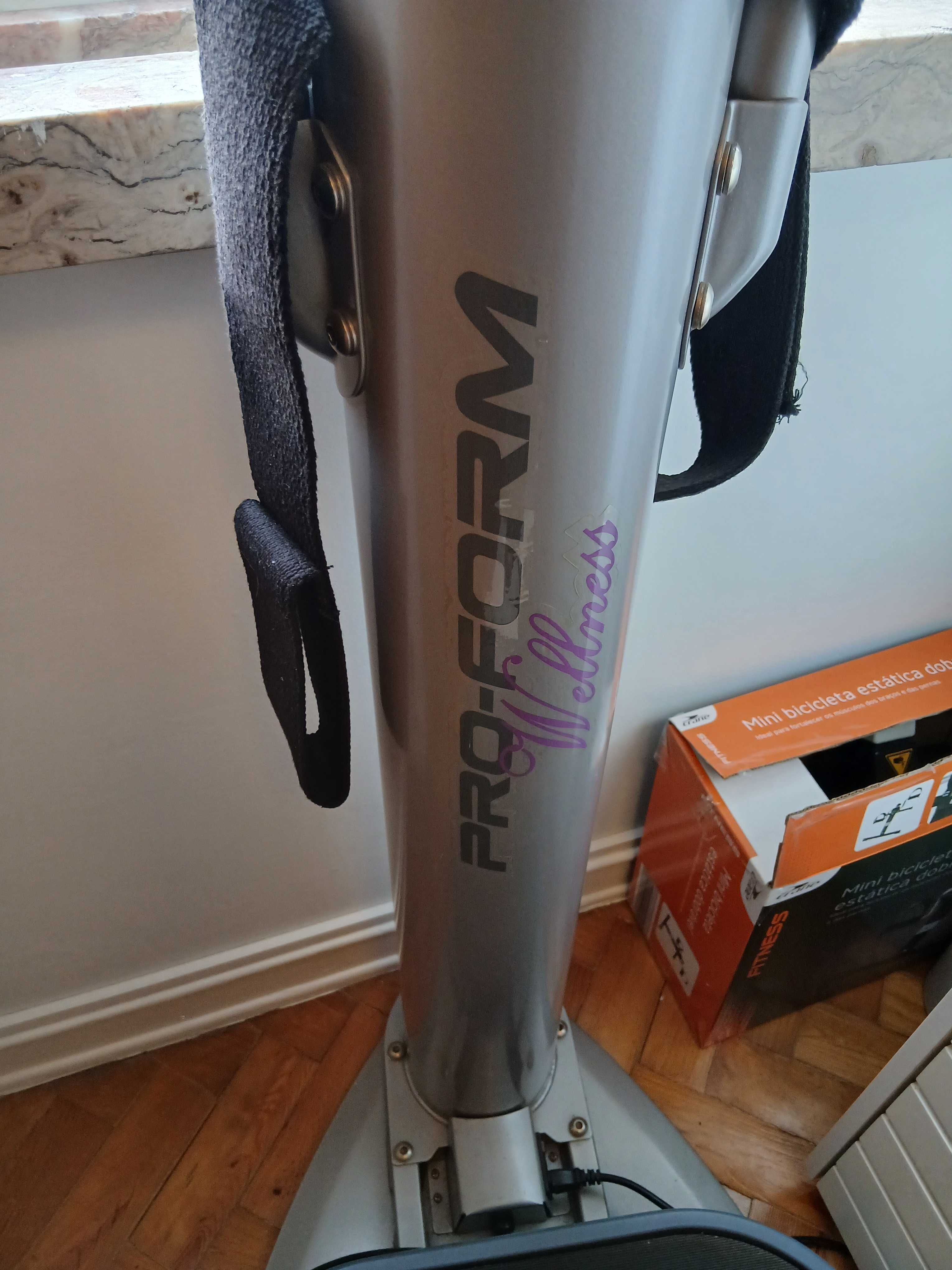 Fitness Maquina de vibração  ProForm Wellness Vibration plate.