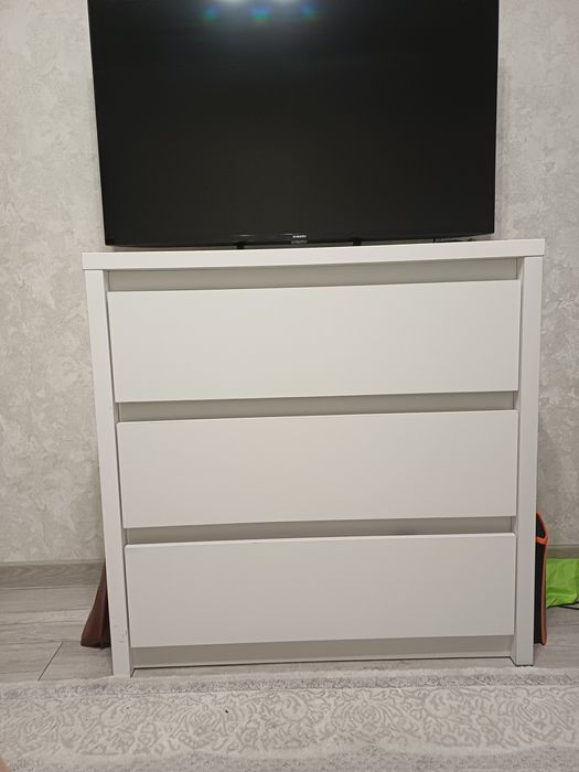 Комод білий меблі