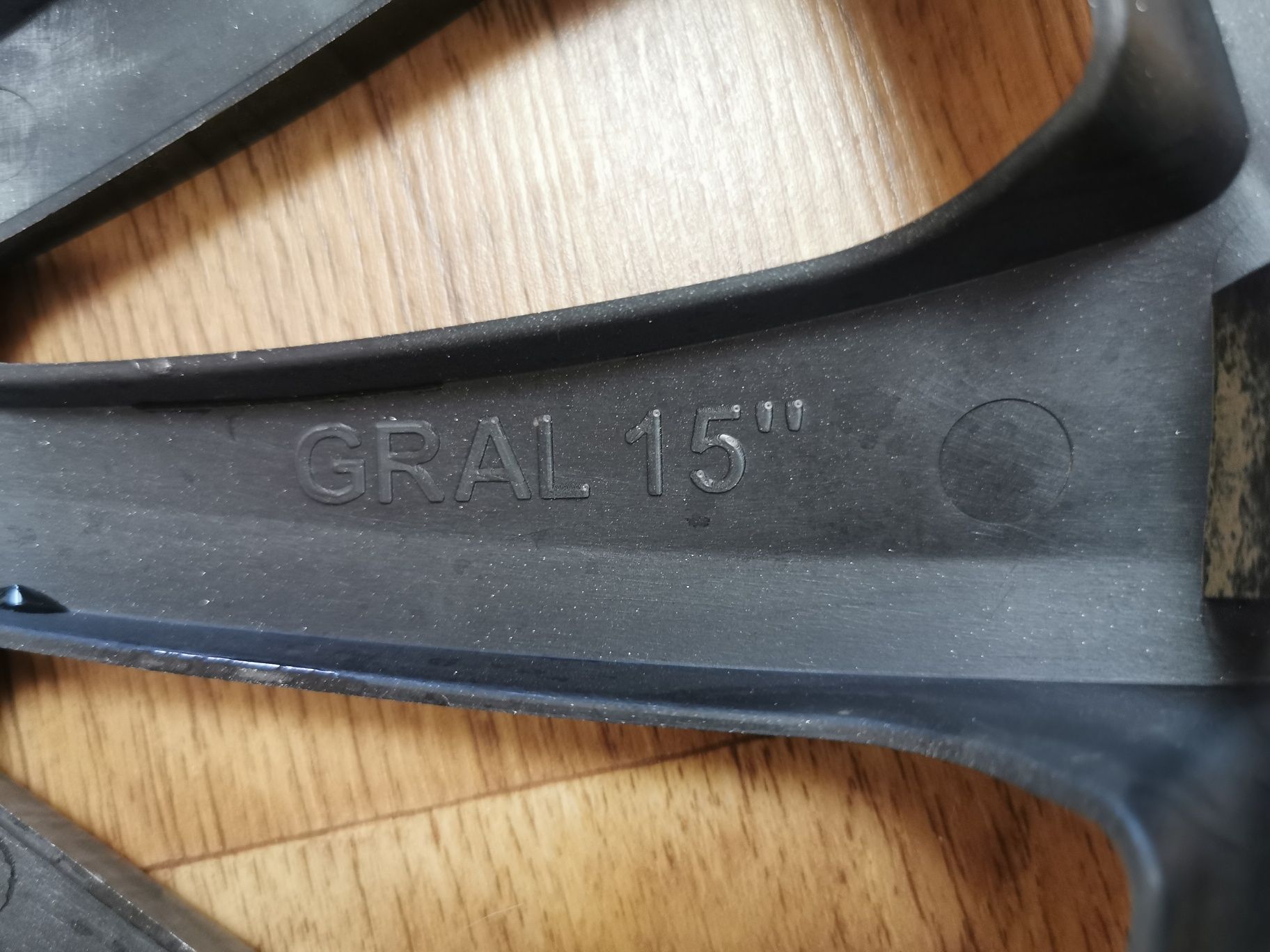 Колпаки R15  OLSZEWSKI Gral R15" сірий хром.