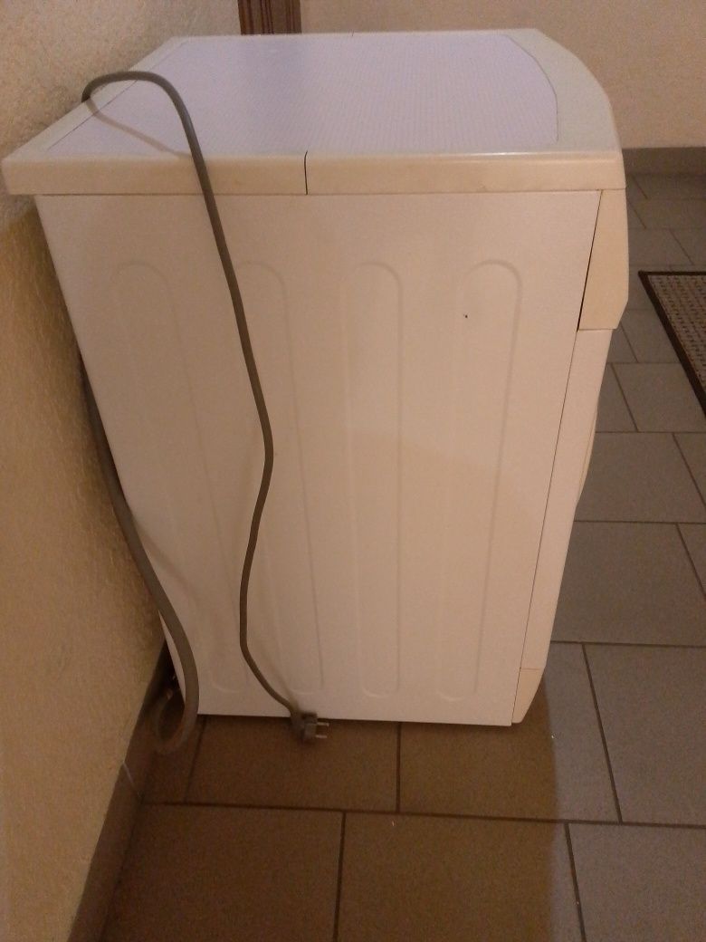 Продам стиральную машинку