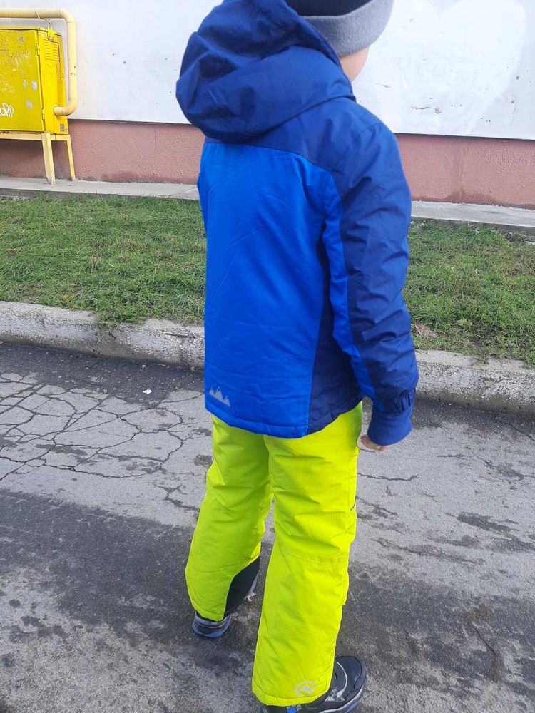 Дитячий лижний костюм на 4-6 років