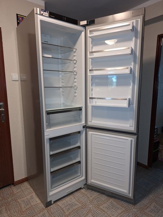 Lodówka Liebherr Pure KGNsdc 57Z03 Zamrażarka No Frost 201,5 cm