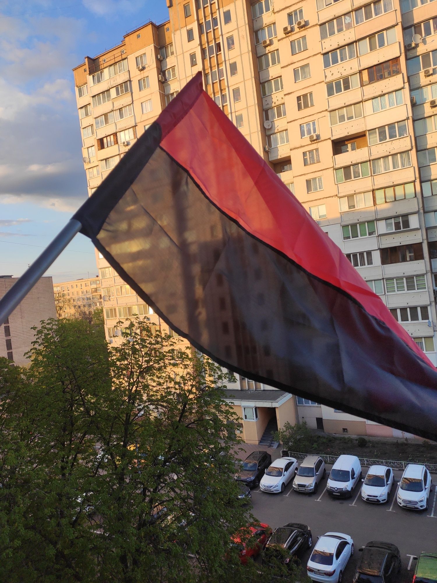 Флаг ОУН-УПА размер 90*140 Прапор УПА Киев есть самовывоз. Новые..