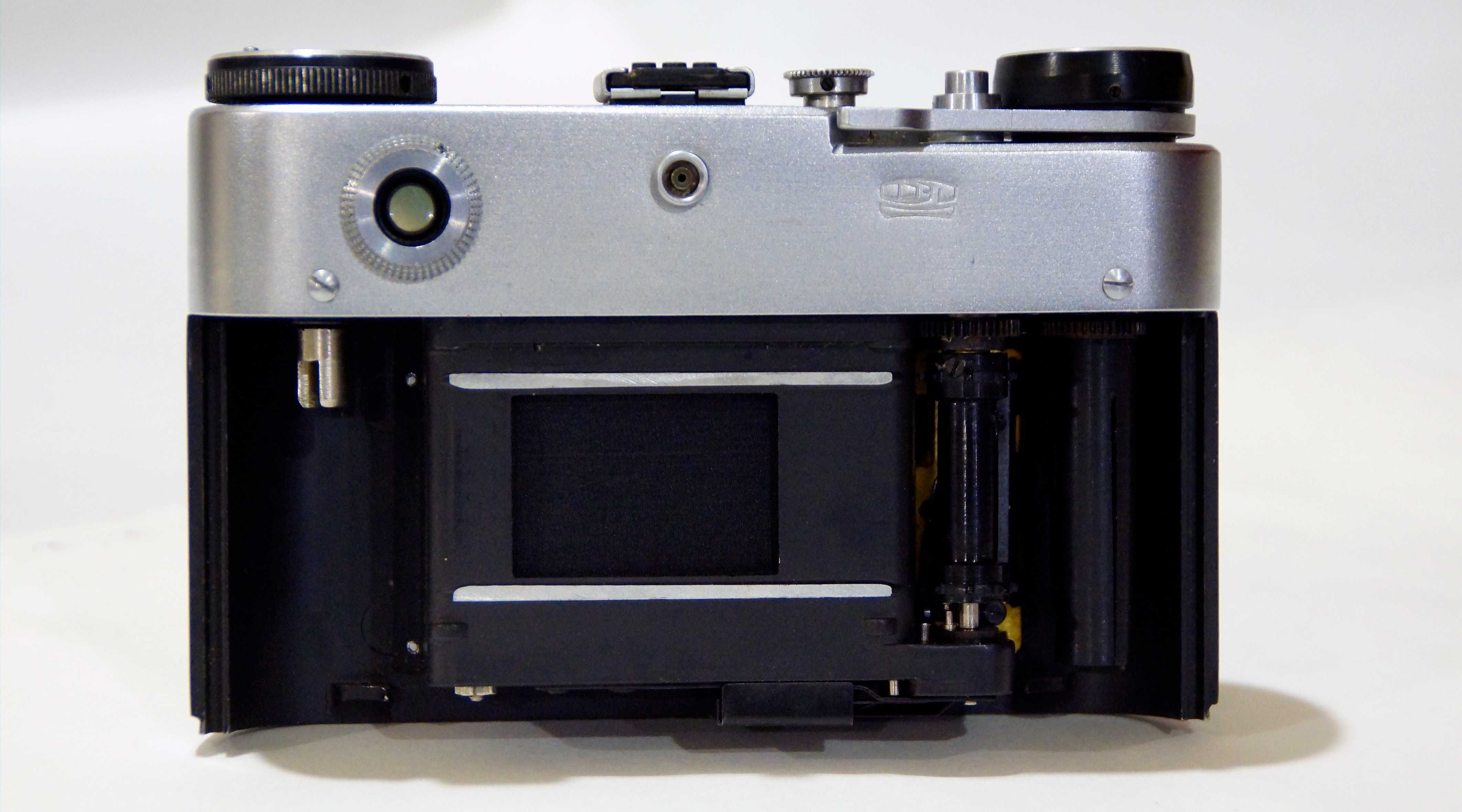 Фотоаппарат ФЕД 5   №165212 Год выпуска минимум 1975 (есть видео).