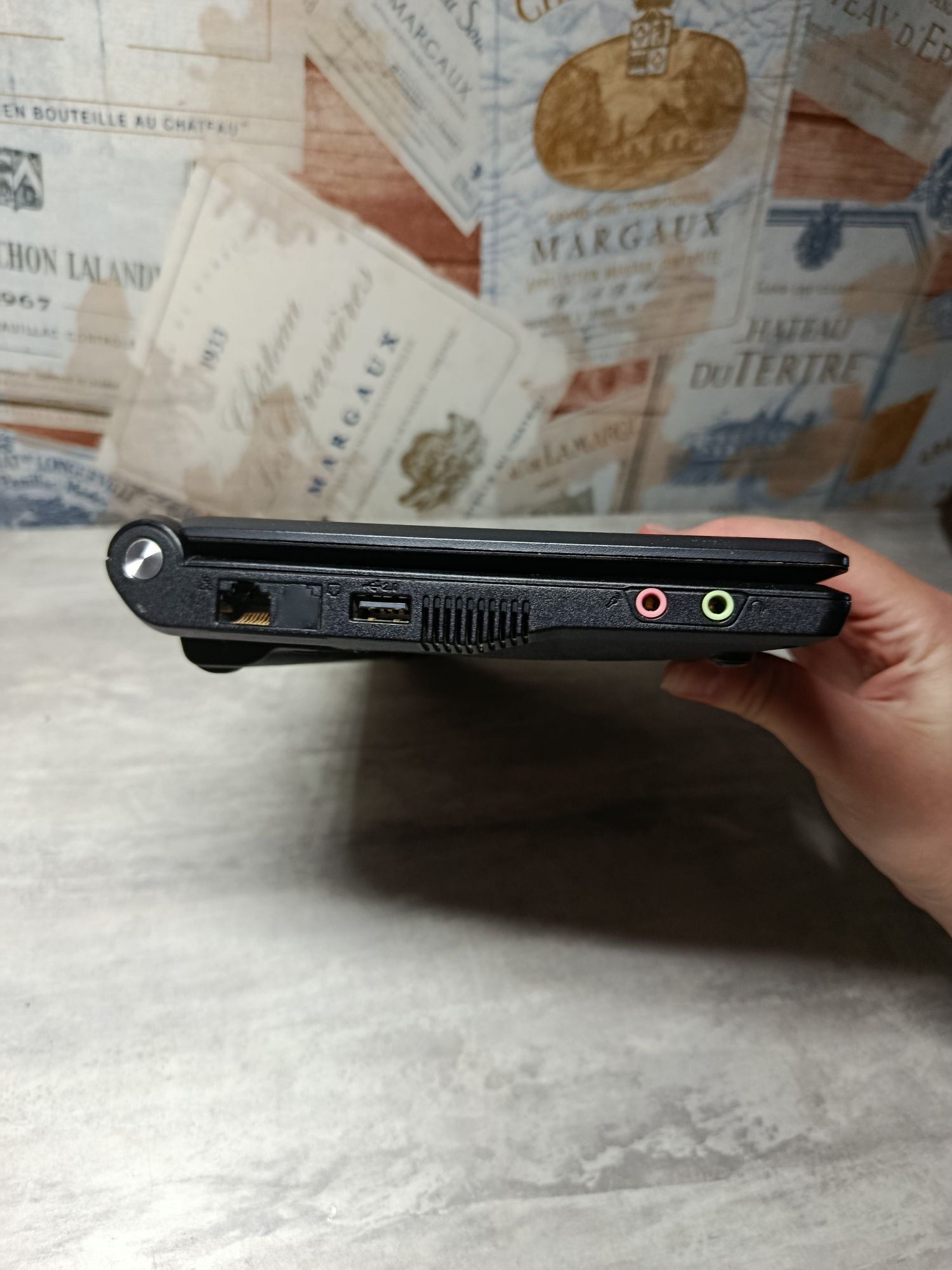 Нетбук ASUS Eee PC 4G . Ноутбук портативний