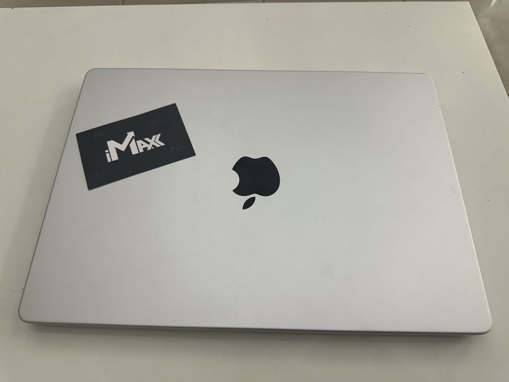 MacBook Pro 14” 2023 M2 Pro 16/512Gb Silver без блокувань 1100€