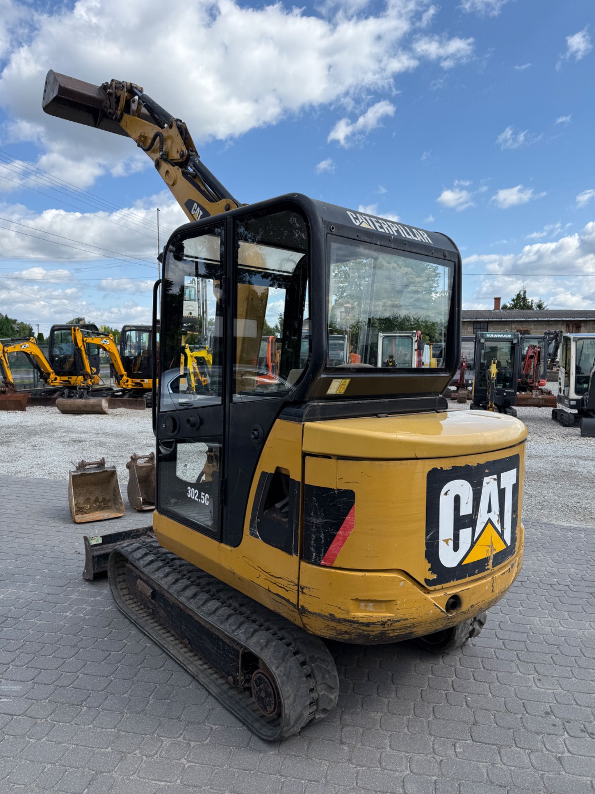 Mini koparka CAT 302.5  z 2012r. 2900kg 3 łyżki Szybkozłącze faktura
