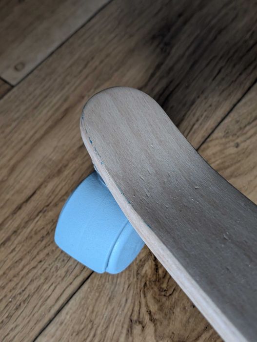 Drewniane łóżeczko na kółkach, dostawka dla niemowląt