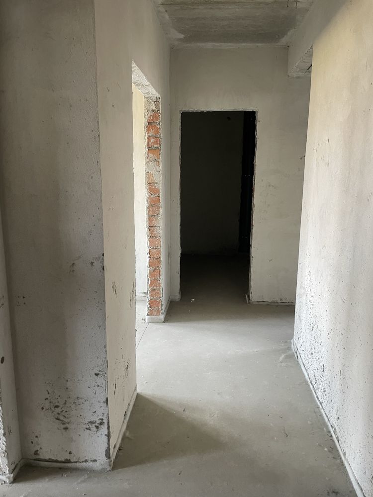 Продаж 2 х кікв+ комірка в обжитій новобудові Солнка!