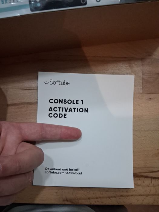 Softube Console 1 – Como Nova, com caixa e cabos originais