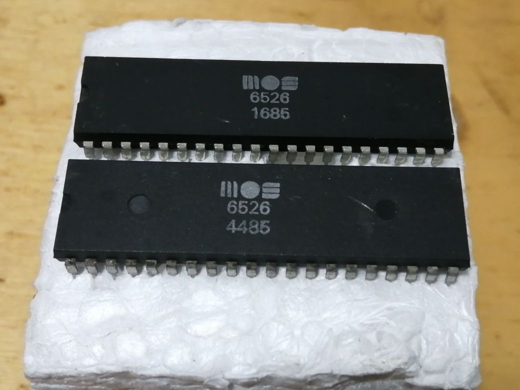 Chip CIA x2 (par) com portes incluídos