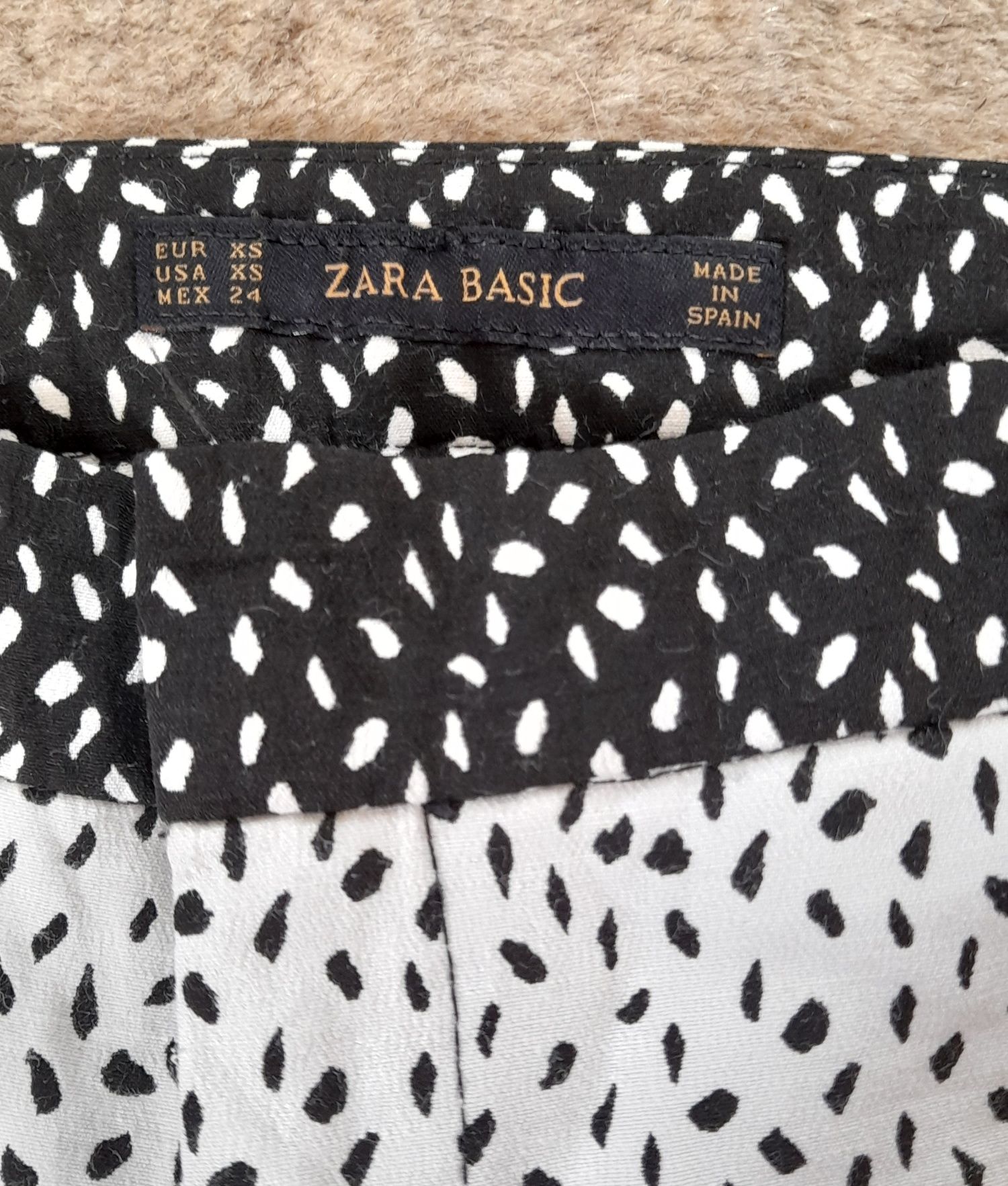 Śliczne spodnie Zara , rozm XS
