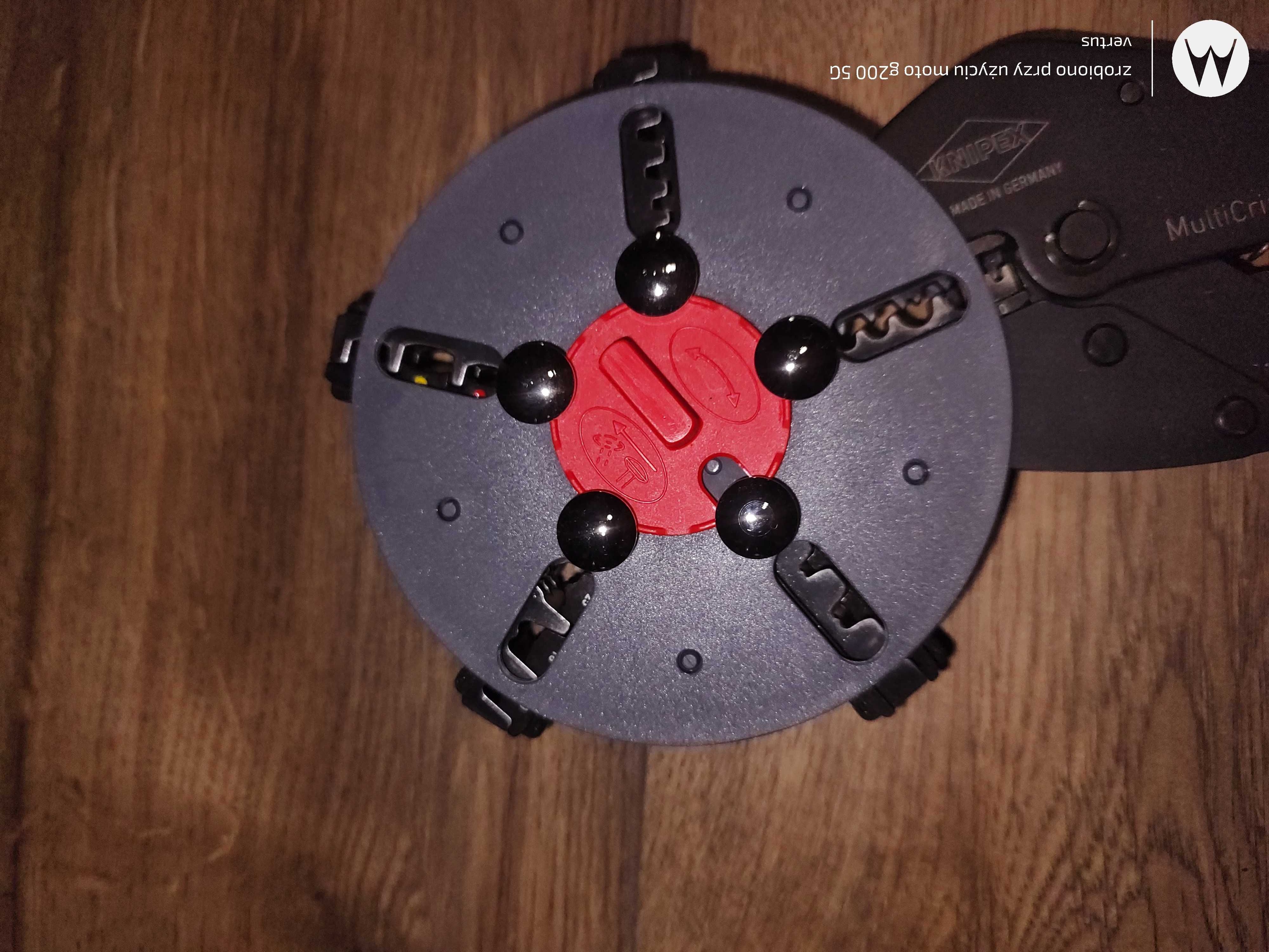 Zaciskarka KNIPEX Multicrimp 5 matryc