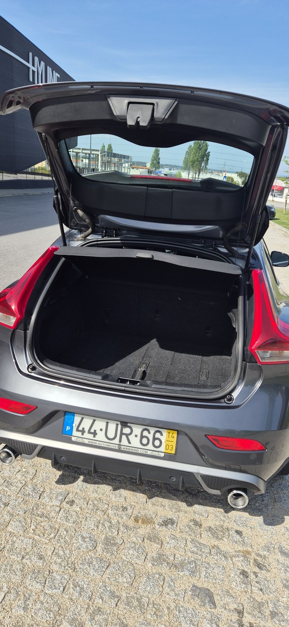 Volvo v40 R-Design D2