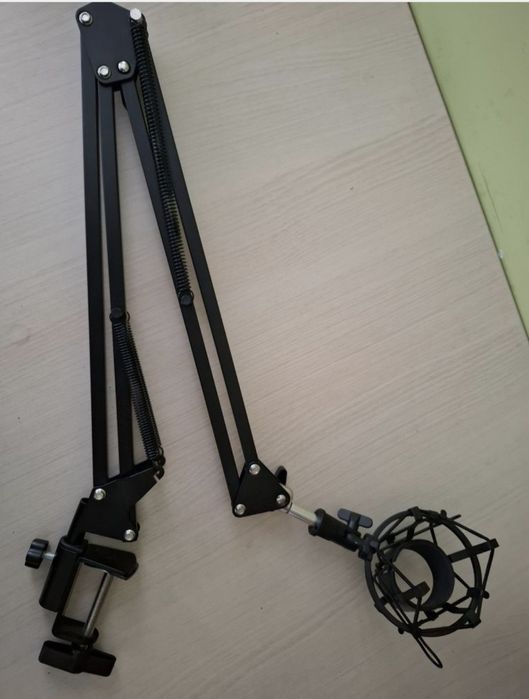 Стійка-пантограф під мікрофон