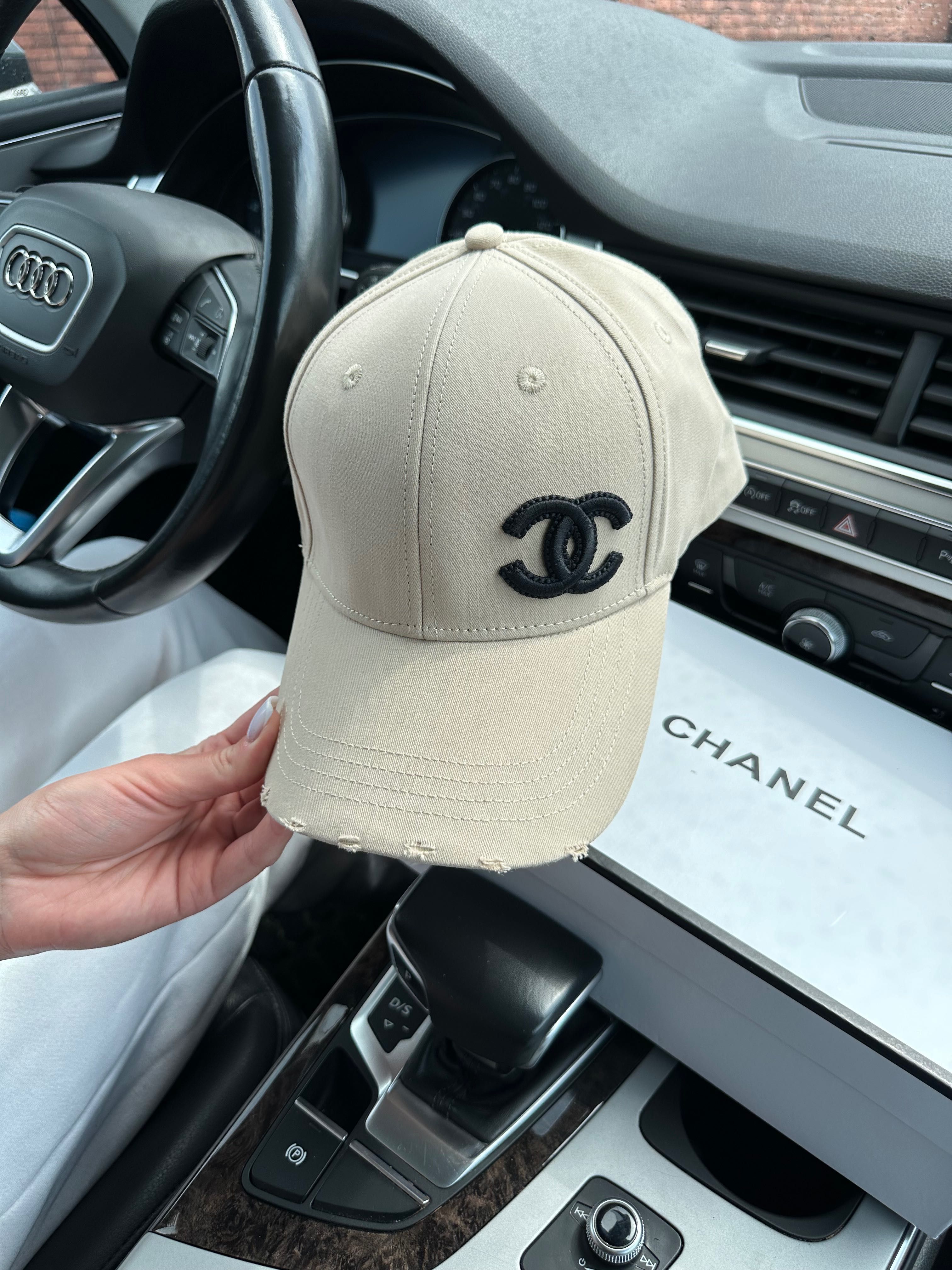 Кепка Chanel в двох кольорах
