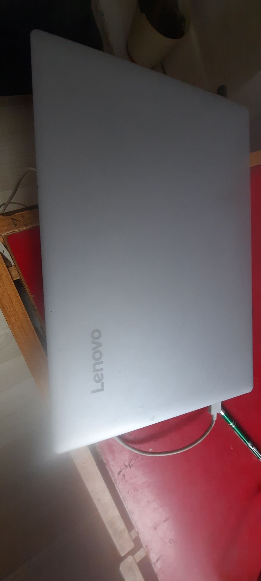 Laptop lenovo 100s