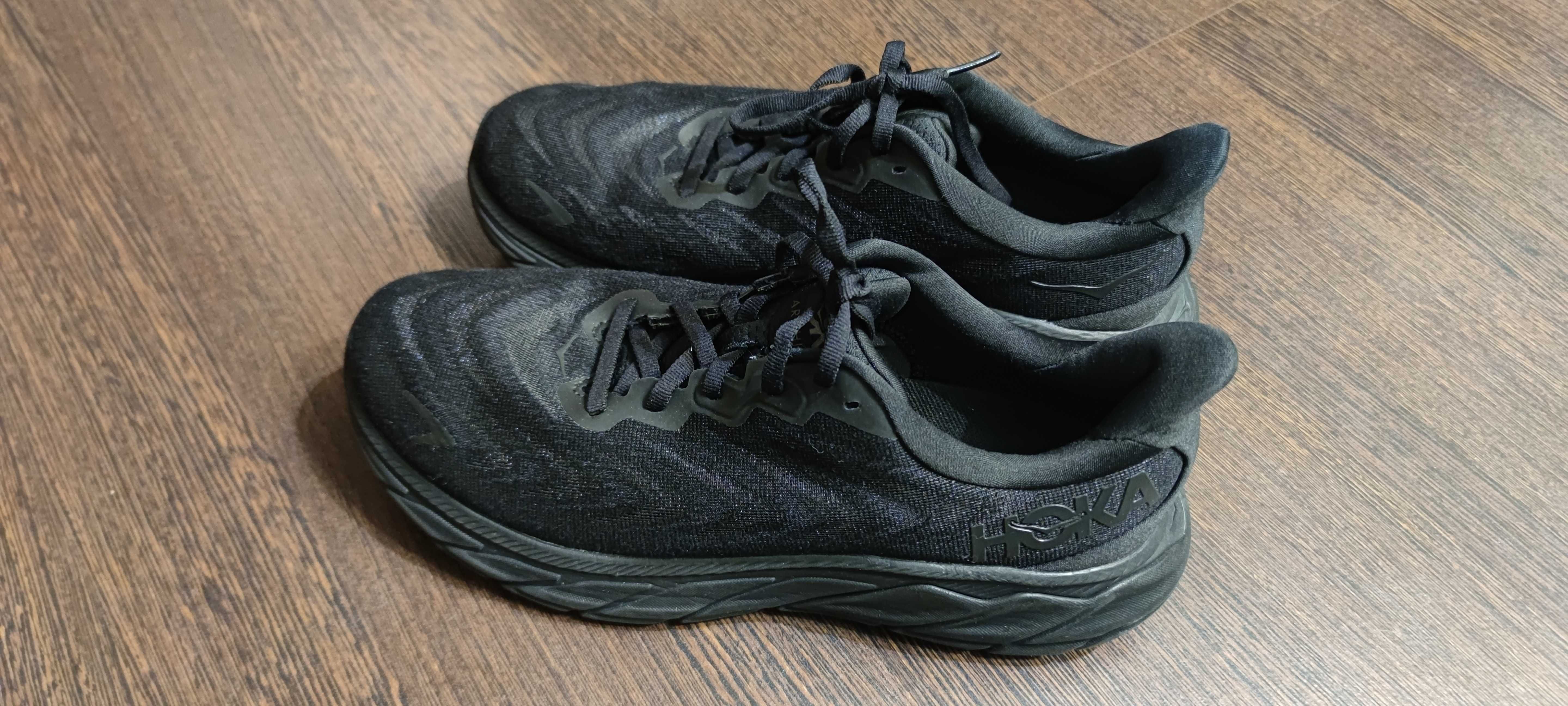 Кросівки hoka one one arahi 6.    Р 40    25см