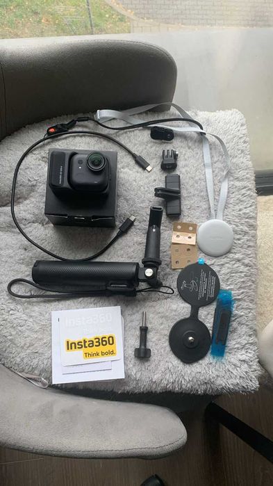 Insta360 GO Ultra 4K 60fps + Creator Bundle + 128GB microSD – jak nowa