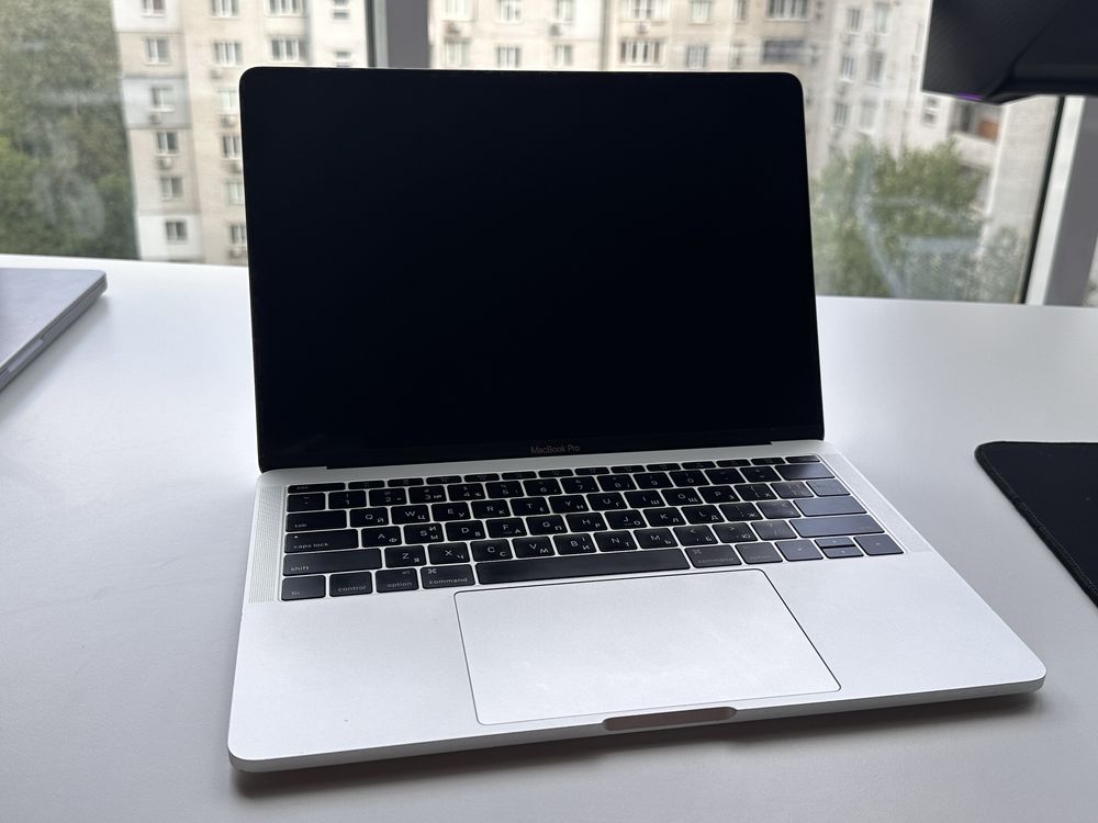 Macbook pro 2017 i5 8 256