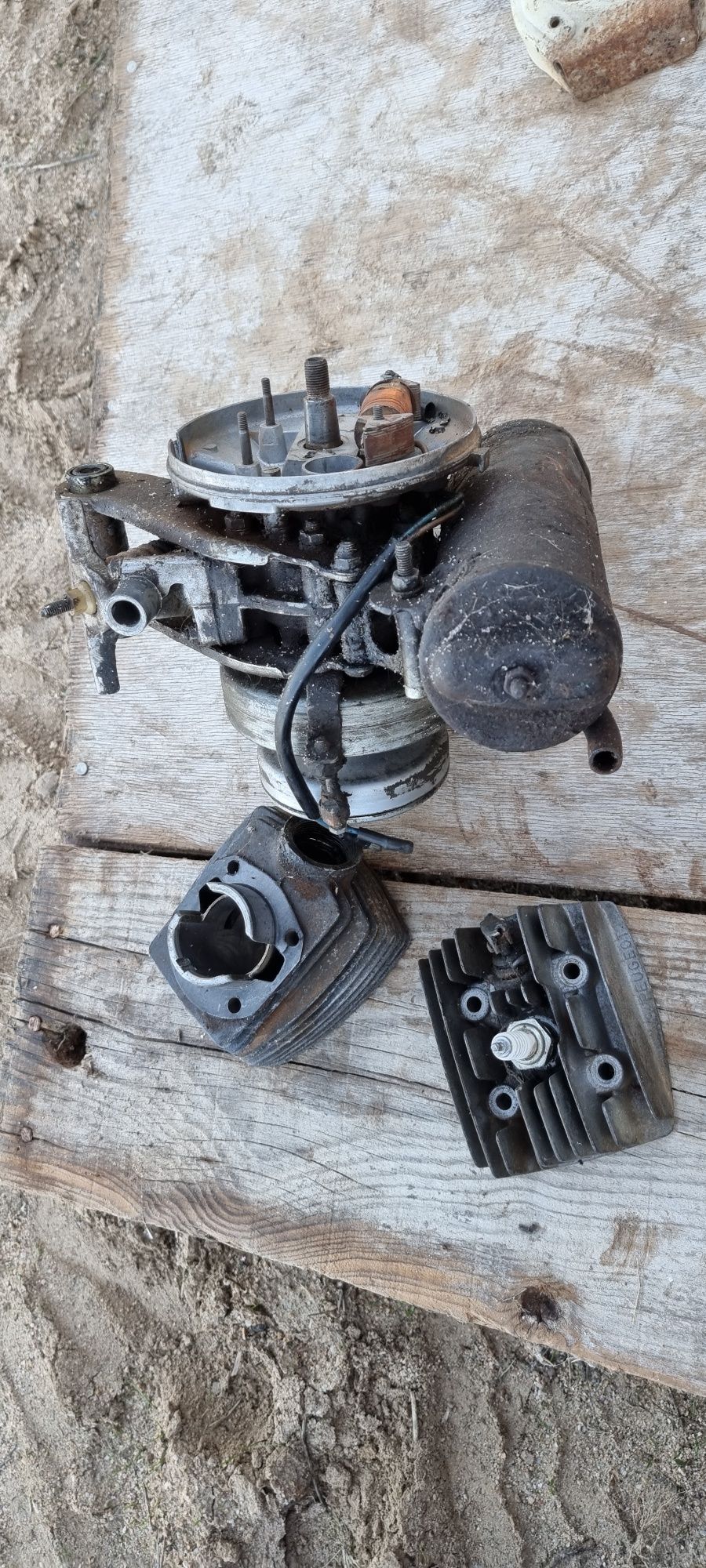 Vendo Peugeot  103  com oferta 103 para peças.