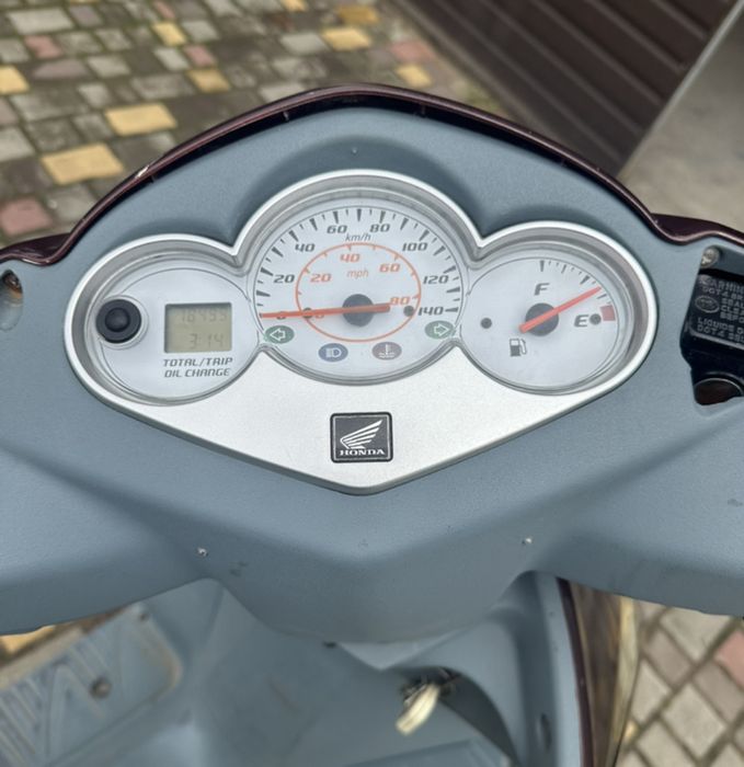 Скутер Honda Dylan