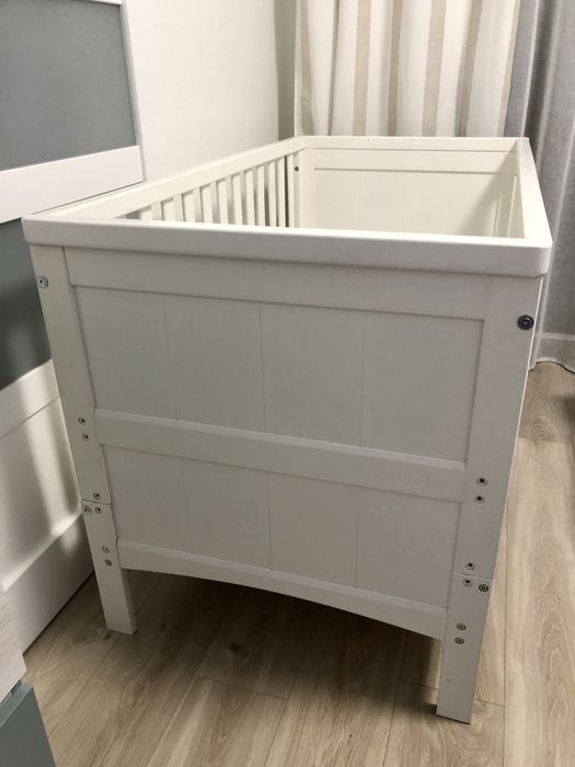 Łóżeczko niemowlęce z materacem