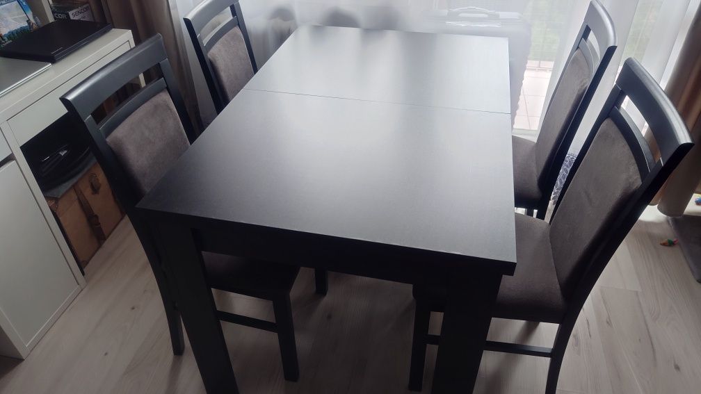 Stół 120x80 czarny rozkładany z 4 krzesłami