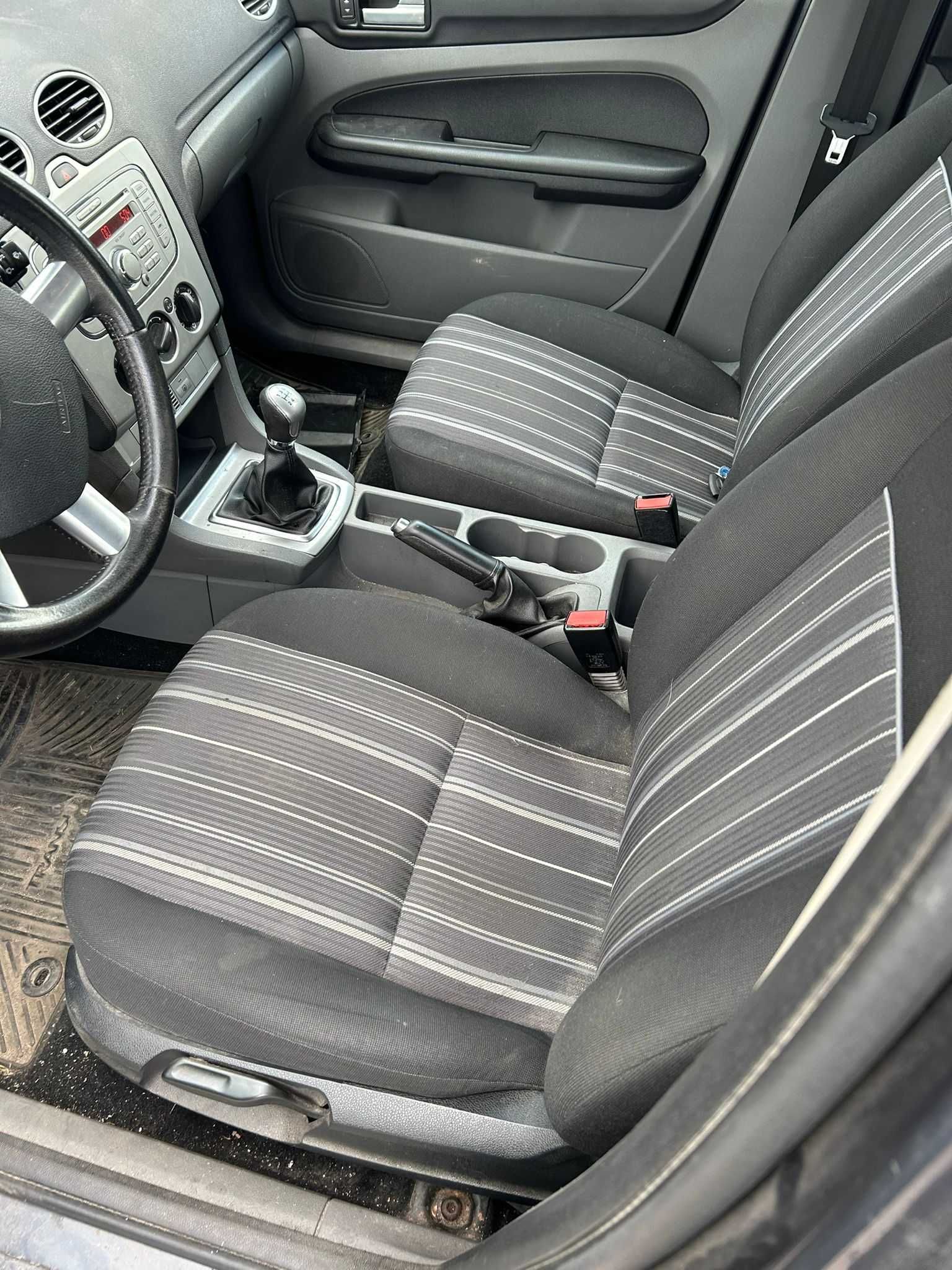 FORD FOCUS MK 2 lift livt 1.6 TDCI kolor h4 kombi części