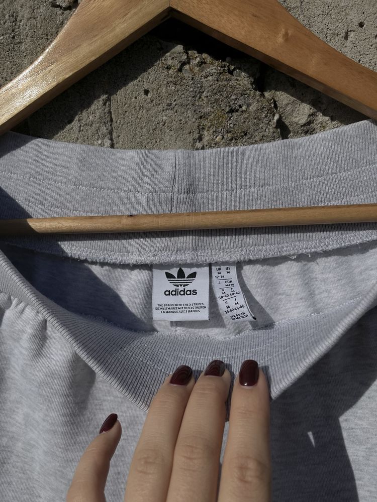 Оригінальні спортивні штани adidas premium essentials pants